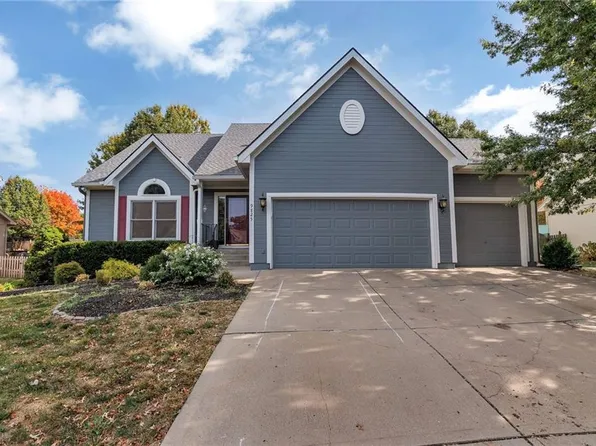 9825 N Willow Ave, Kansas City, MO 64157