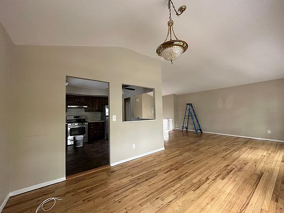 4th image of 101 Brookfield Ave Floor 2