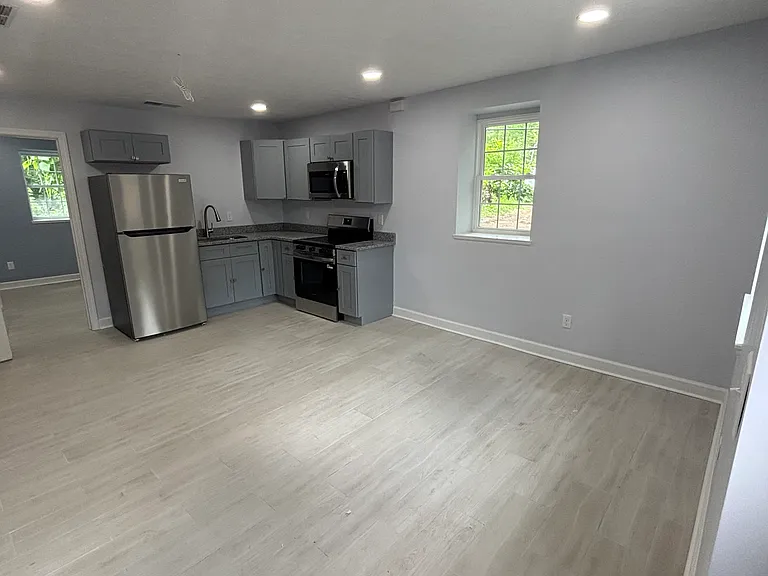 3105 Hovey St #2 — Photo 4