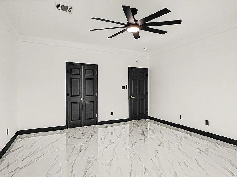 11915 Helene Ct — Photo 27