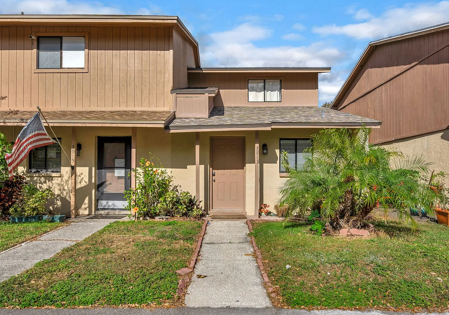 Spacious 1-bedroom, 1.5-bath, two-story Kirby Creek townhome close to N. Dale Mabry — Photo 1