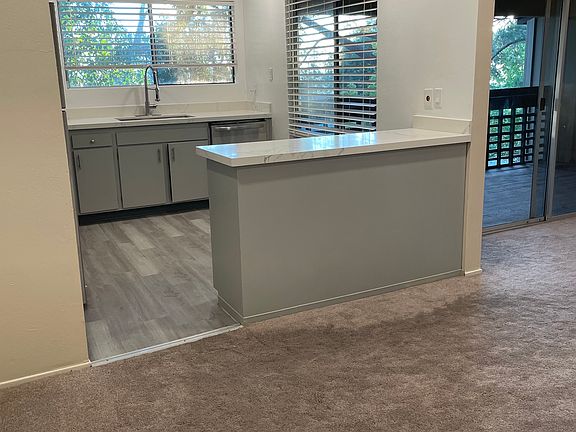 5th image of 355 Parkview Ter APT G-2