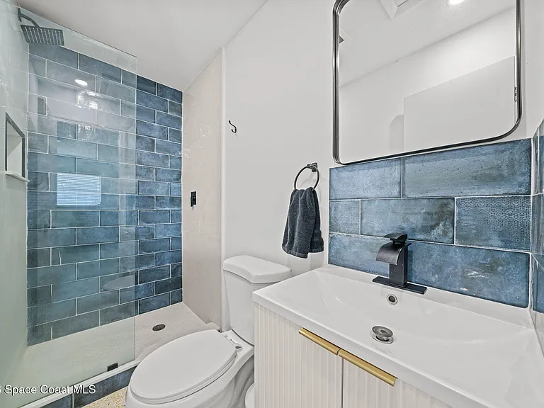 2050 Port Malabar Blvd NE — Photo 16