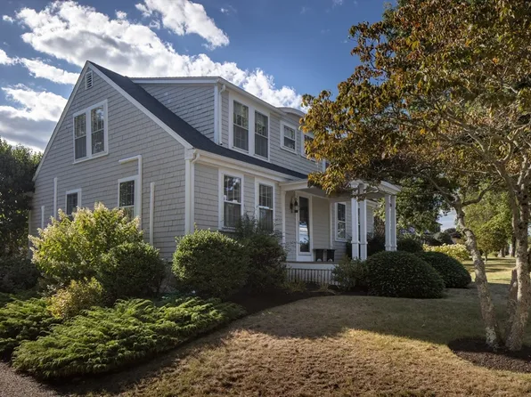 55 North St, Mattapoisett, MA 02739