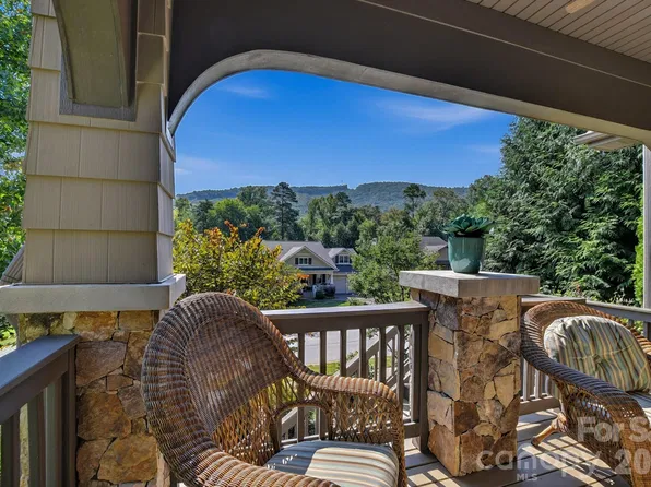 323 Fennel Dun Cir, Biltmore Lake, NC 28715
