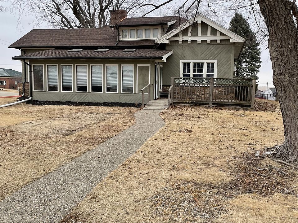 1st image of 528 W Pershing Dr