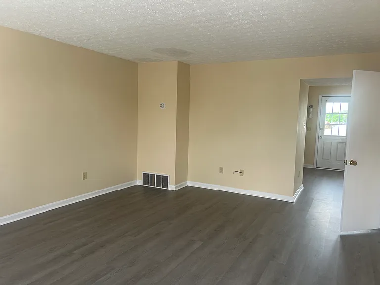 3260 Spring Hollow Ave #12 — Photo 5