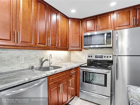 2nd image of 5 Grantham Cir #5-D