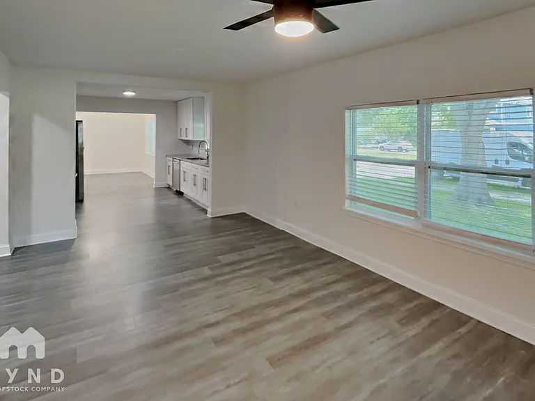 306 Park Blvd — Photo 3