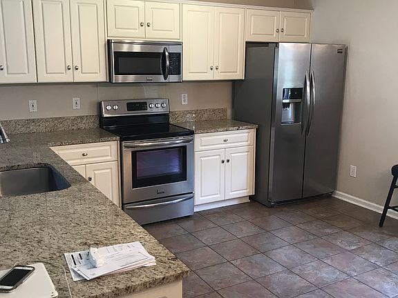 2nd image of 733 Bradford Ln