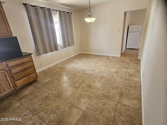 5th image of 608 W EUCLID Avenue
