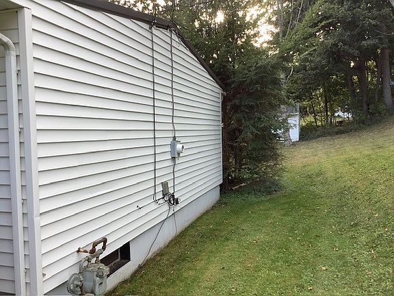 4th image of 421 Fernwood Ave