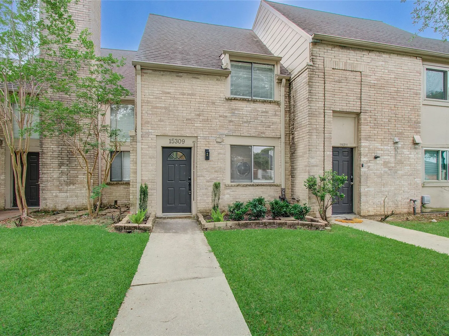 2 bed, 2.5 bath, 1168 sqft, $1,650 — Photo 1