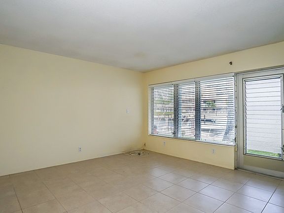 3rd image of 2841 NE 32nd St APT 6