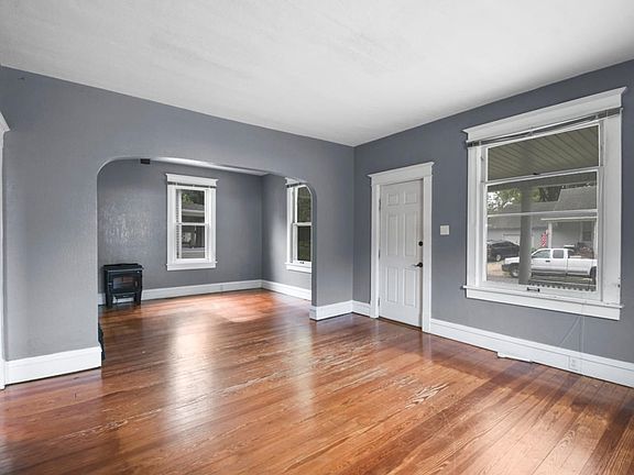 3rd image of 402 E Lafayette St
