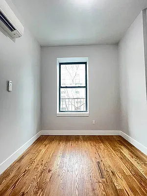 Rented by Artur Gutman, LREB | media 35