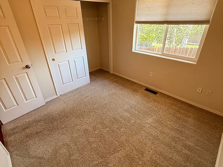 2218 NE Carrie Ln — Photo 4