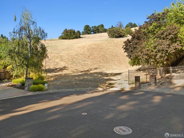 2401 Saddleback Dr, Danville, CA 94506