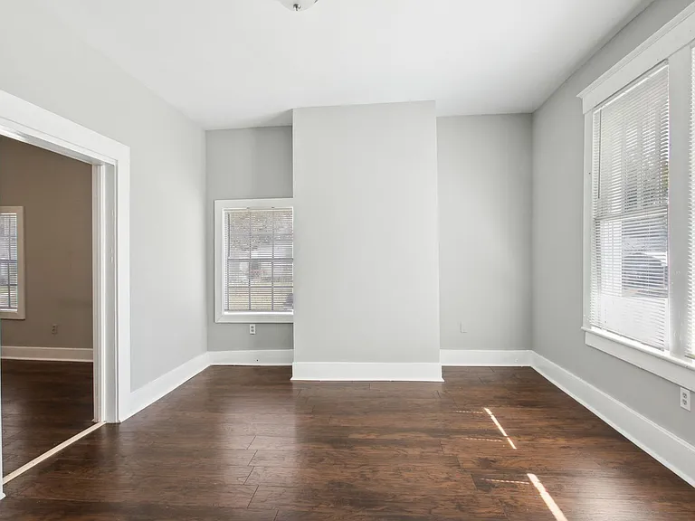 1002 W 44th St — Photo 5