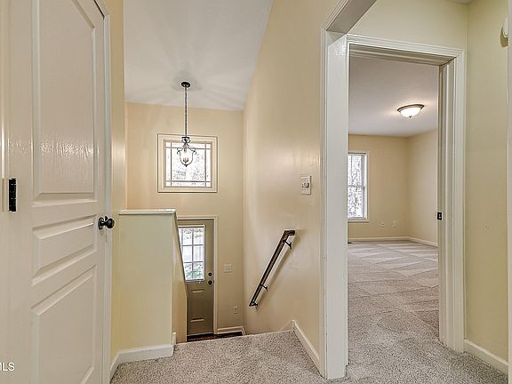 5th image of 251 New Hope Rd