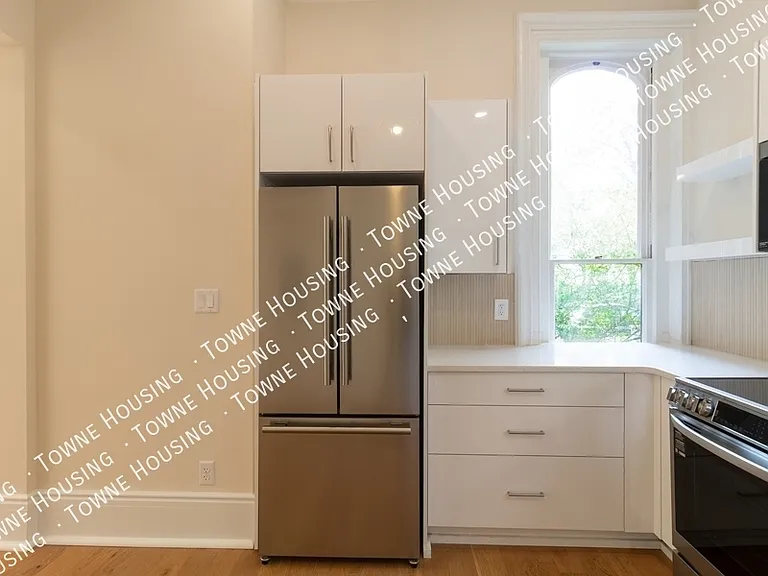 17 N Pearl St #2 — Photo 6