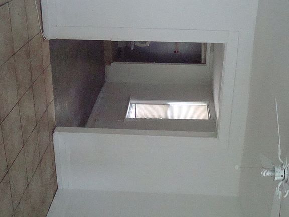 3rd image of 10421 S Avenue L
