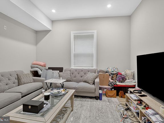 5th image of 2621 W Jefferson St Unit 1C