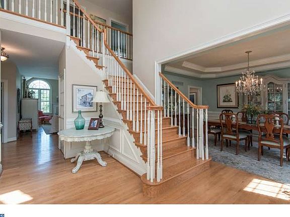 2nd image of 106 Woodridge Dr