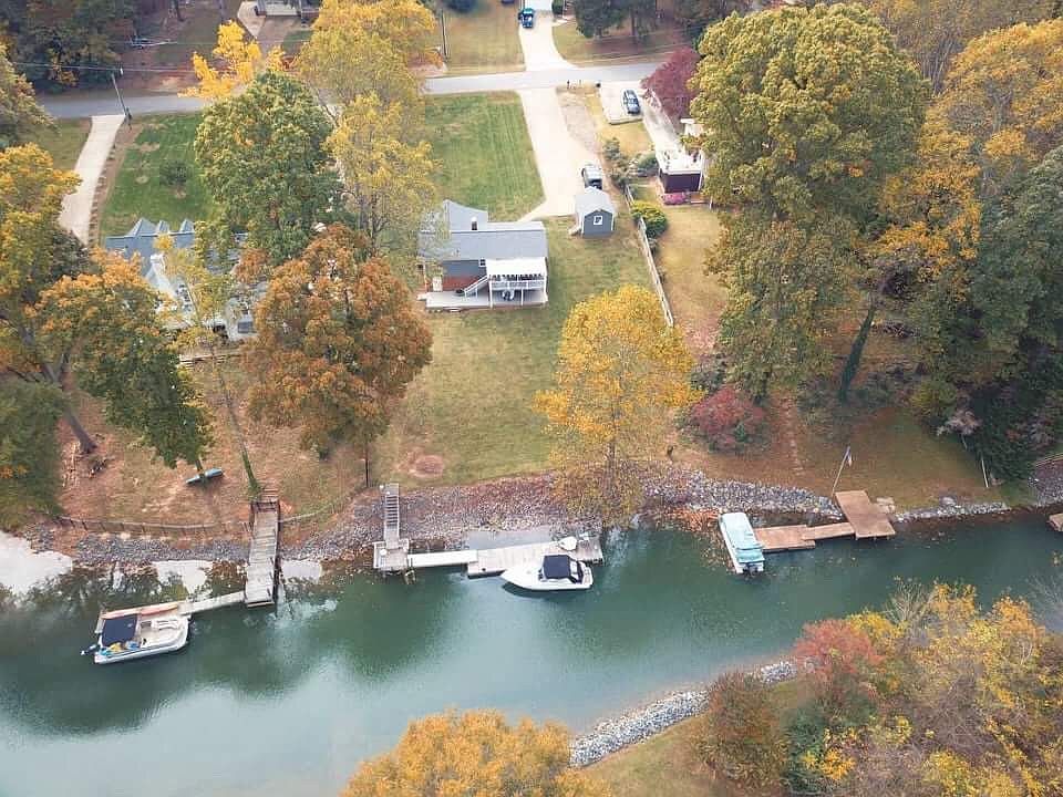 1st image of 139 Crystal Cir