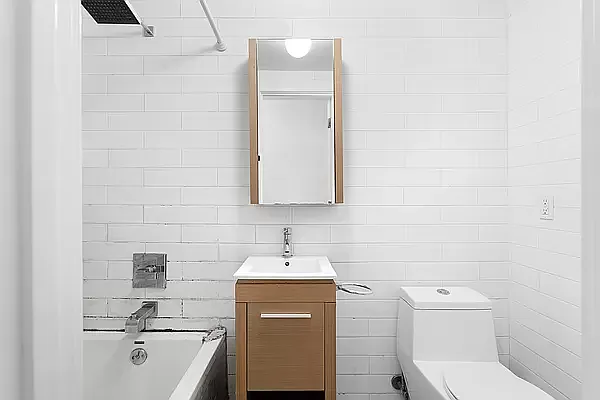 Rented by Safdie Realty Group | media 7