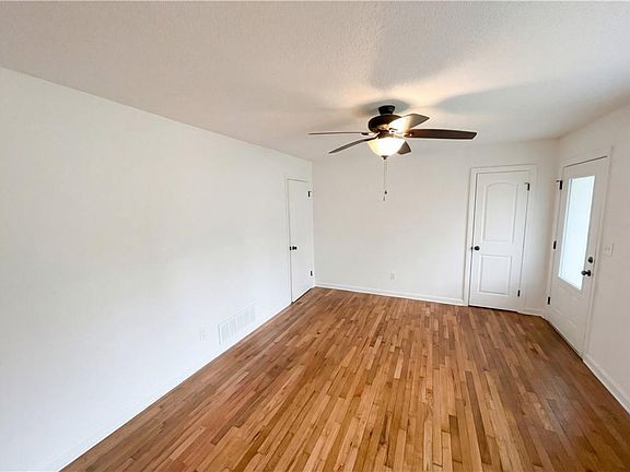 4th image of 1591 Pendley Dr