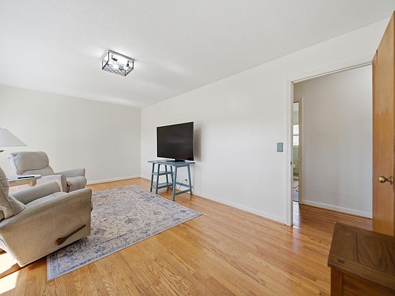 4th image of 7126 Two Notch Rd