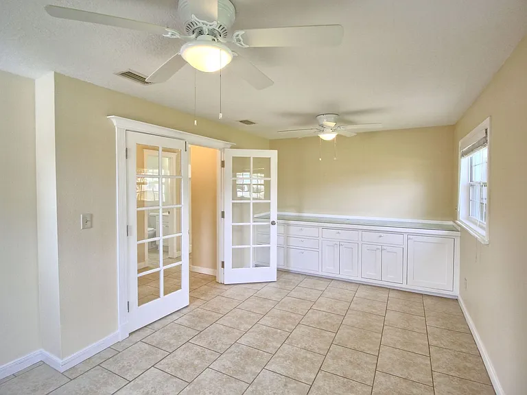 323 Elm Dr — Photo 10