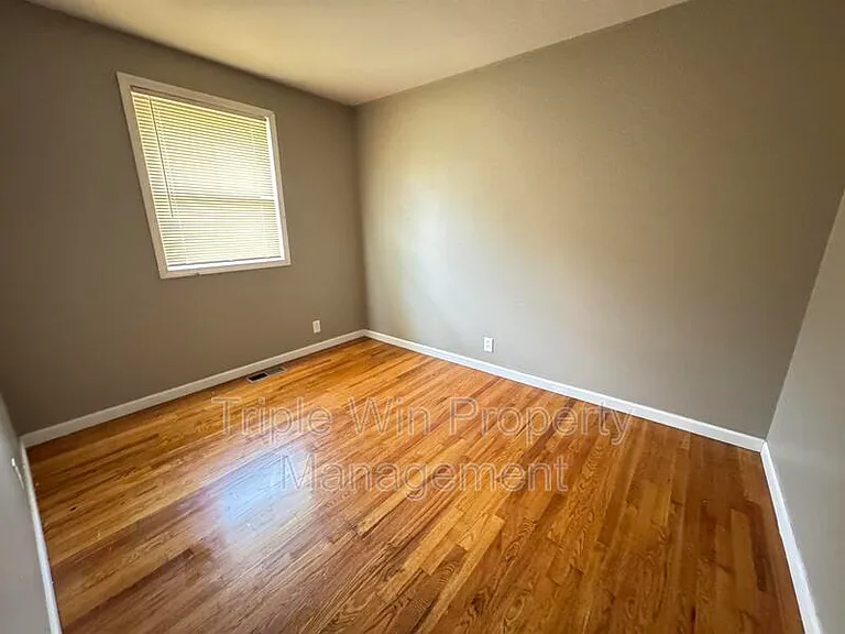 1372 Farmview Ave — Photo 16