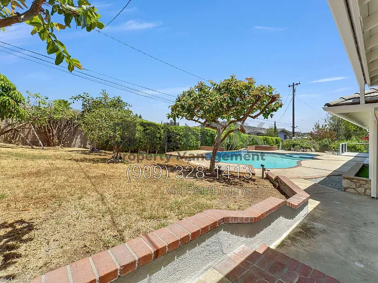 1920 Oakwood Ave — Photo 29