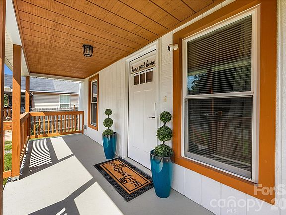 3rd image of 802 Grace Ave