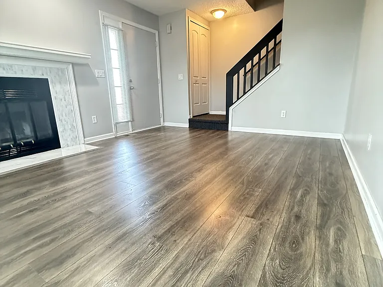 2504 John R Rd #1 — Photo 2