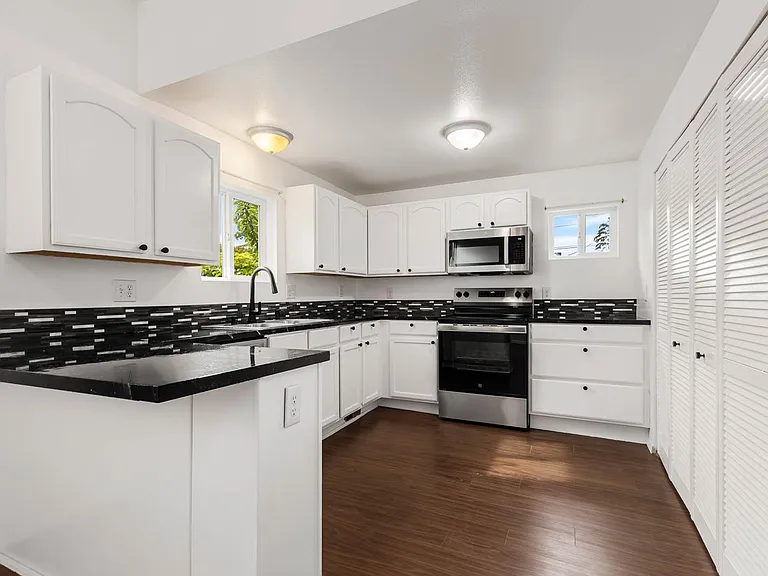 3930 S Angel Pl — Photo 9