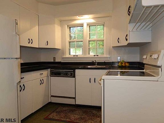 2nd image of 346 Hillcrest Ave