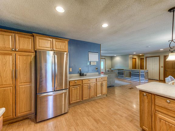 2nd image of 1725 Deerwood Dr
