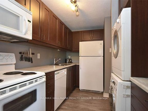 5th image of 14 Sweetbriar Cir #1