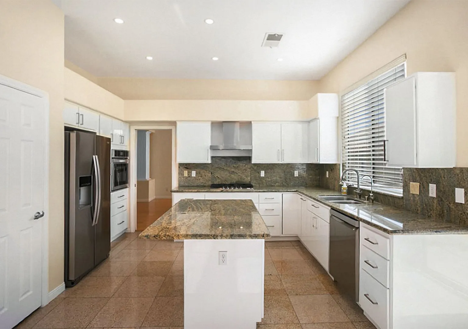 5 Bed Summerlin Home W/ 1st Floor Bed And 3/4 Bath — Photo 4