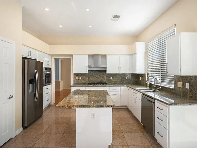 2120 Waterbury Ln — Photo 3