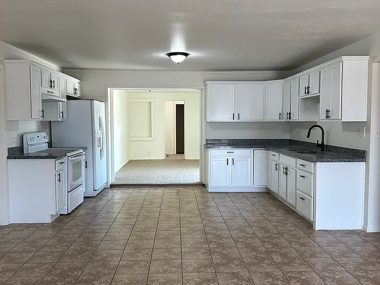 3602 W Rancho Dr — Photo 8