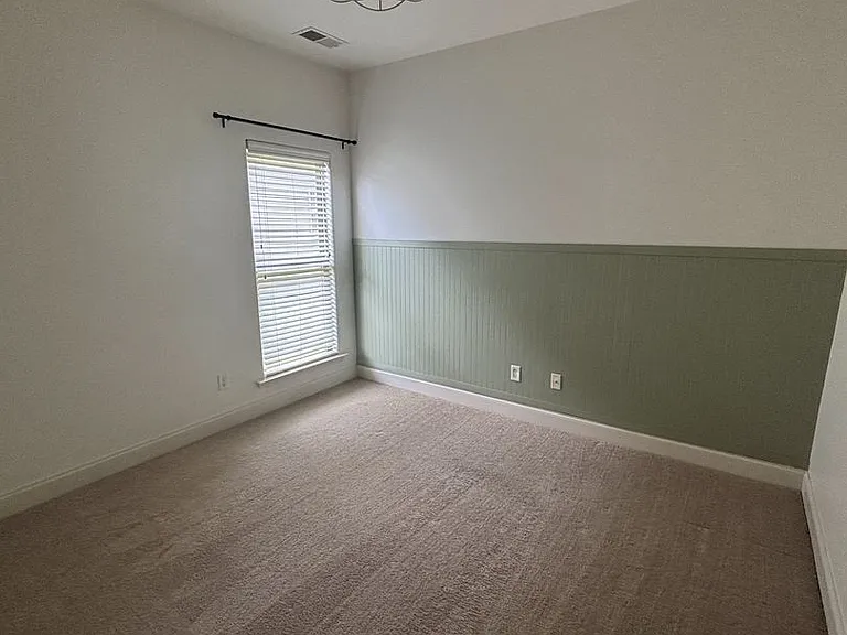 182 Sharpe St — Photo 13