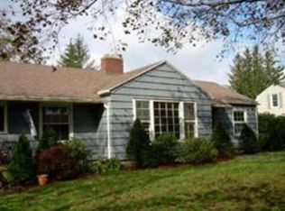 8 Wesley Dr, Leicester, MA 01524