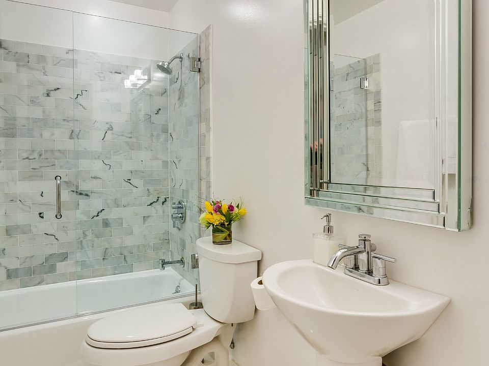 1st image of 2046 W Willow St APT C
