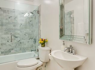 2046 W Willow St APT C, Chicago, IL 60647
