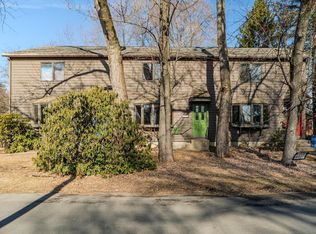 12 Henry St UNIT 12, Northampton, MA 01060