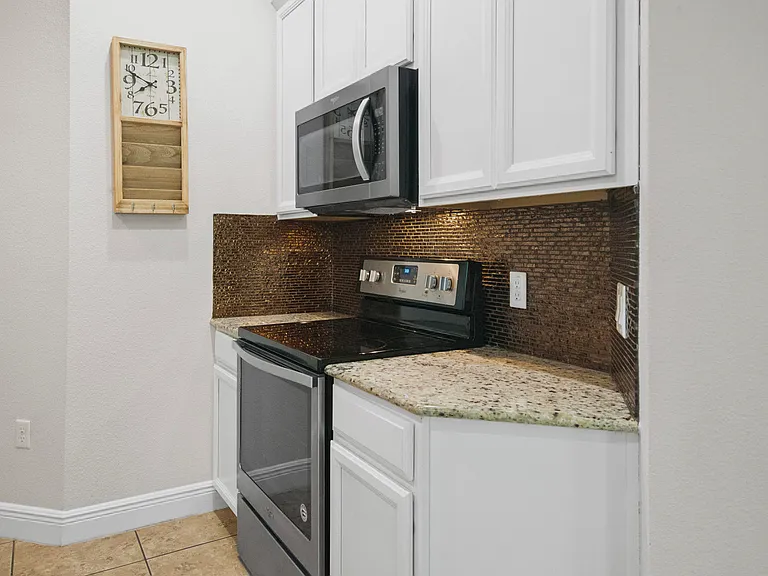 9306 Mira Valle Ln — Photo 15